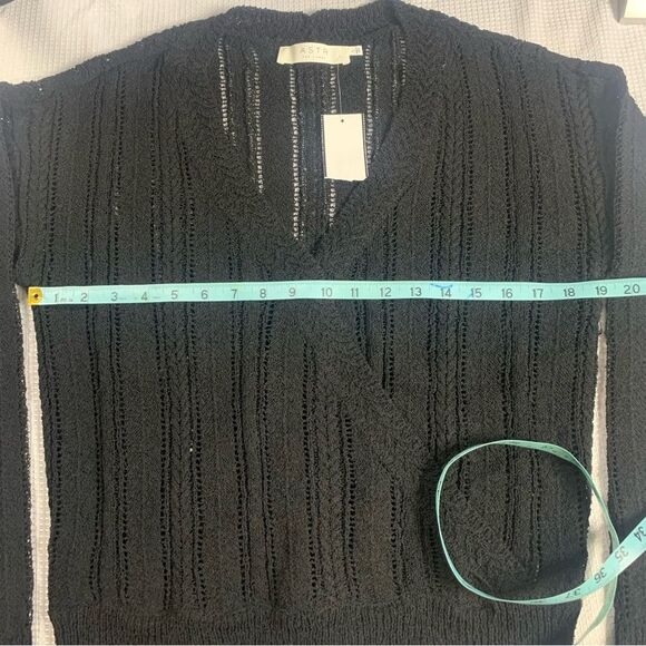 ASTR The Label Faux Wrap Front Pointelle V-Neck Open Knit Pullover Sweat… - Picture 10 of 10